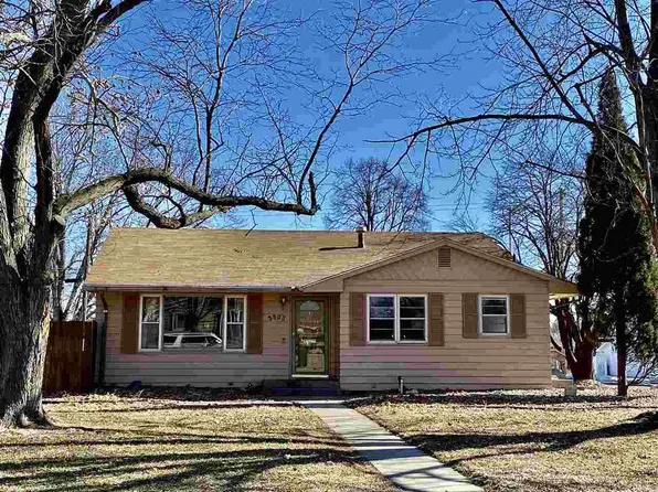 3903 F Ave, Kearney, NE 68847