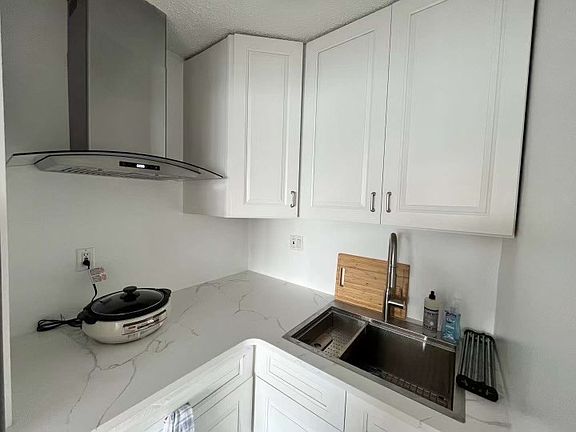4th image of 25-40 Shore Blvd #7P