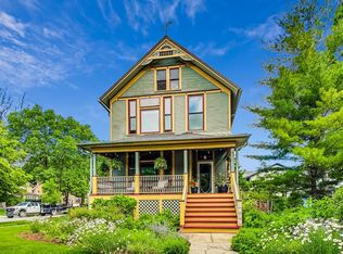 7426 Iowa St, River Forest, IL