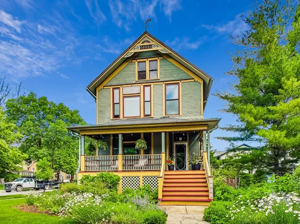 7426 Iowa St, River Forest, IL 60305