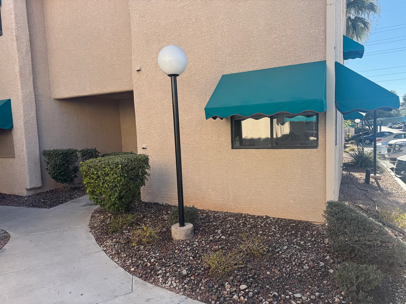 2 bed, 2.5 bath, 1349 sqft, $1,600 — Photo 3