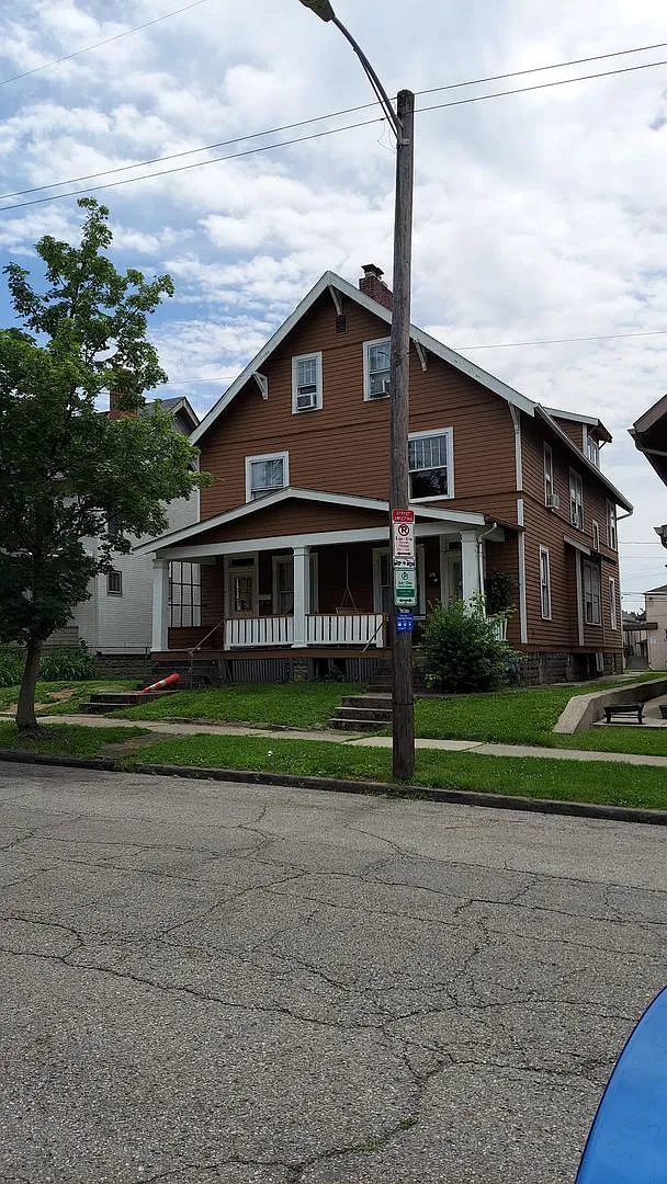 Prime Location — Photo 1