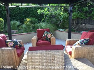 29020 Shadow Valley Ln, Saugus, CA 91390