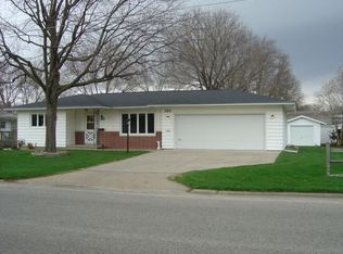 120 Upland Dr, Waterloo, IA 50701