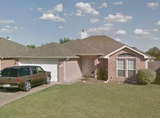 217 Preston Dr, Cleburne, TX 76033
