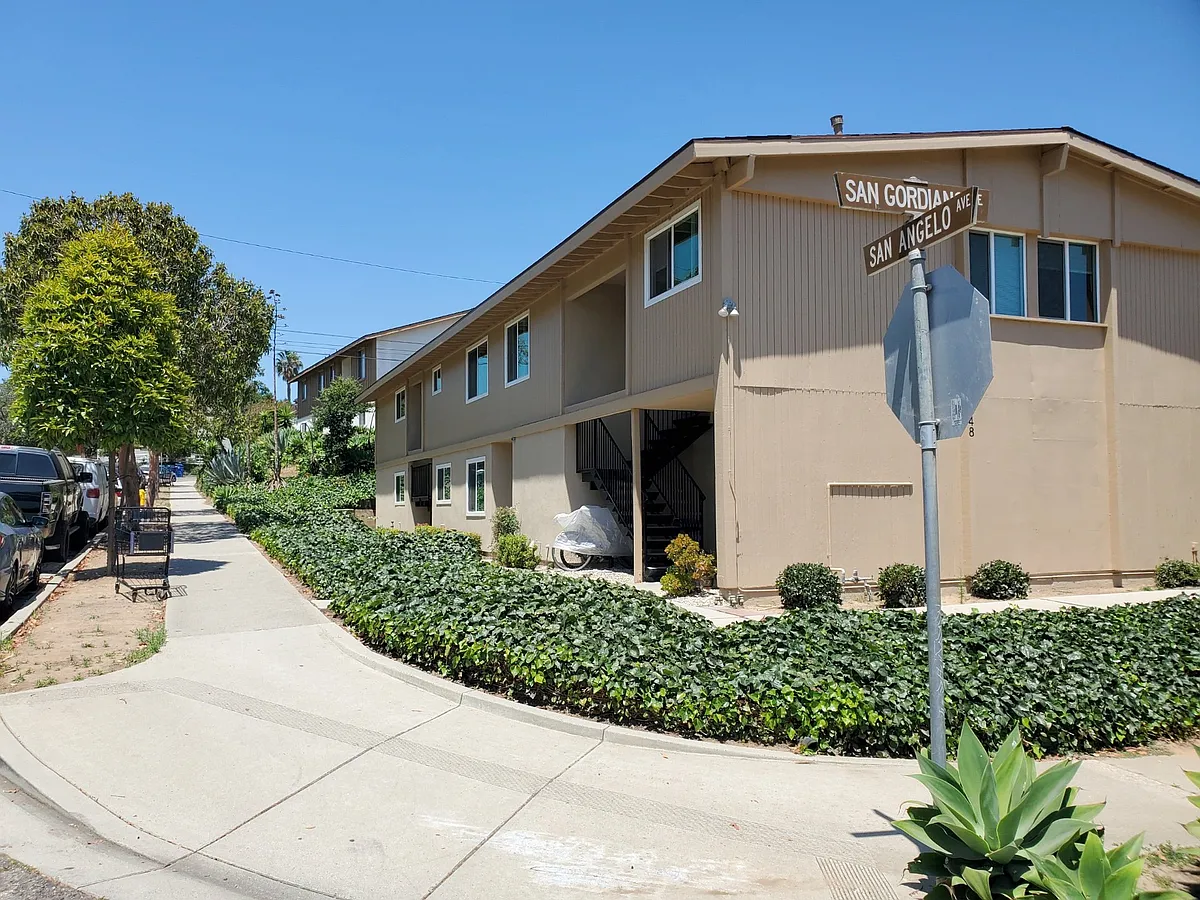 Side Exterior - 4848 San Gordiano Ave #A