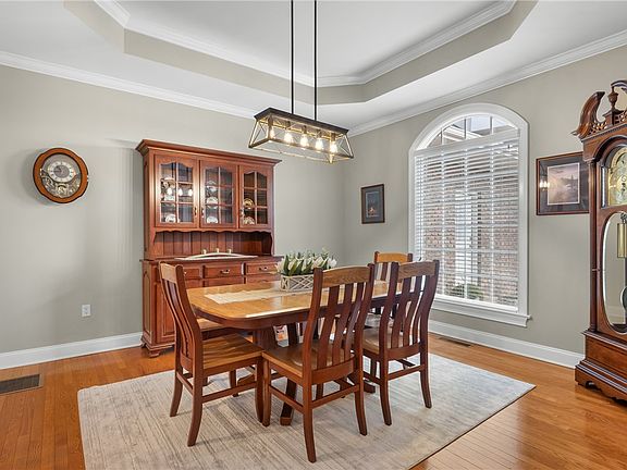 5th image of 702 Bogey Blvd