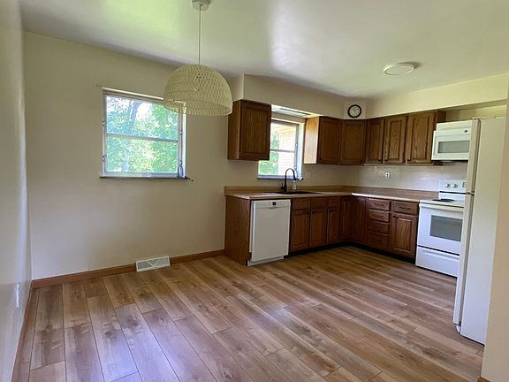 3rd image of 1518 W Loveland Ave
