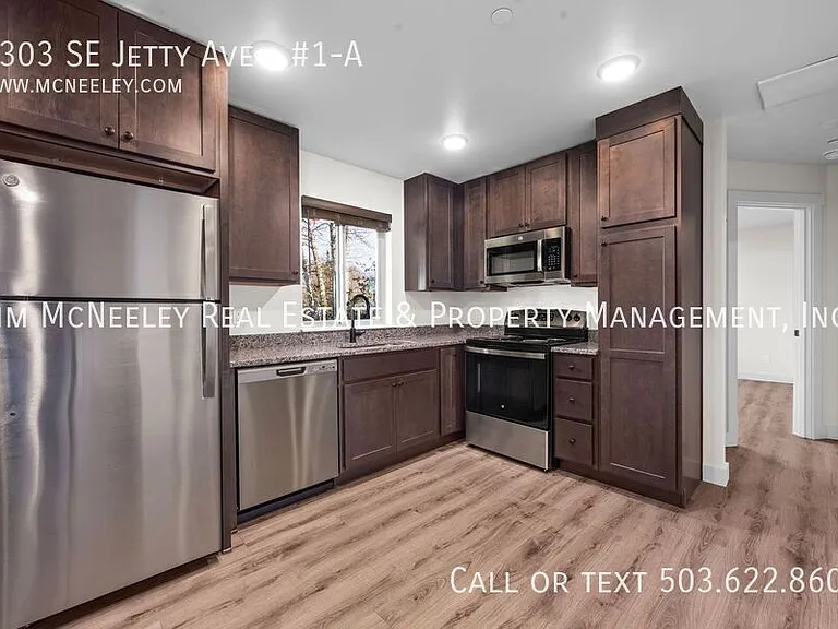 1303 SE Jetty Ave #1-A — Photo 5