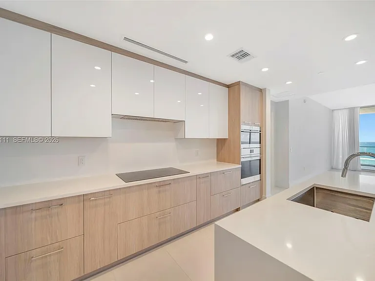 153 N Seabreeze Blvd #801 — Photo 42