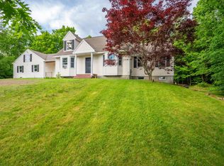 7 Old Gordon Rd, Dayton, ME 04005