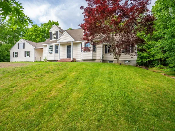 7 Old Gordon Road, Dayton, ME 04005