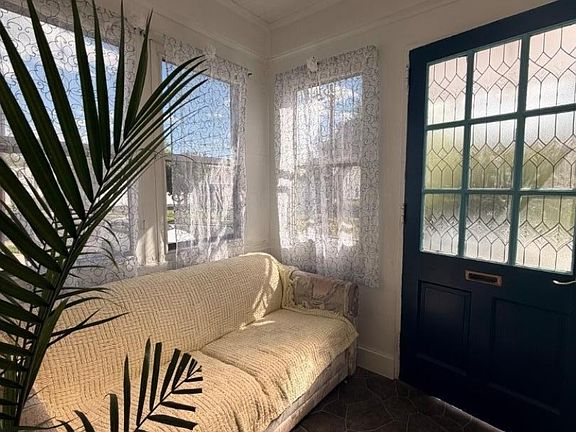 3rd image of 305 Leland Ave