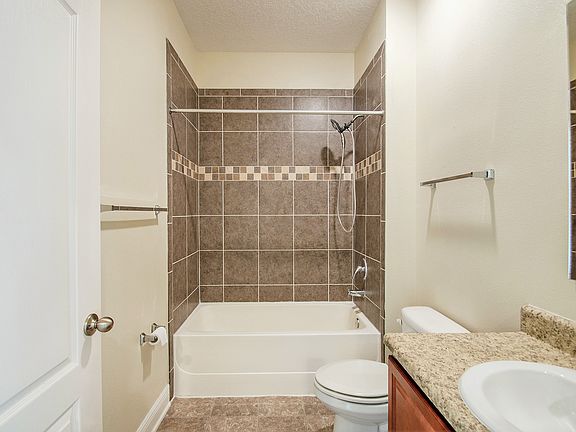 3rd image of 100 Blanco Dr