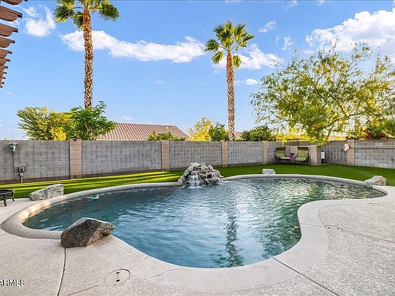 3rd image of 11361 E ESCONDIDO Avenue