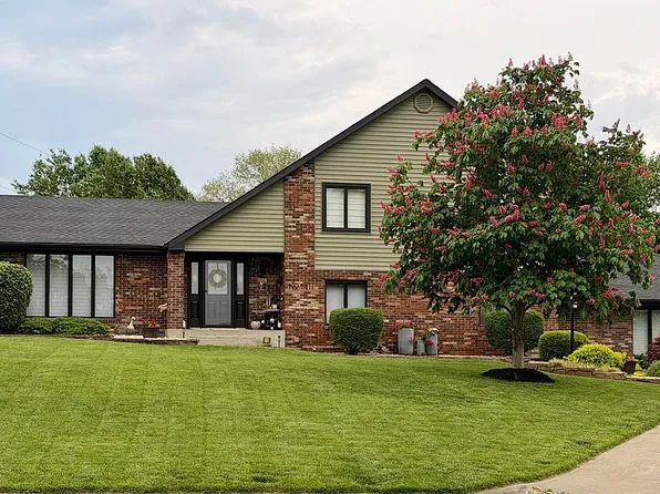 1411 Stadium Dr, Seymour, IN 47274