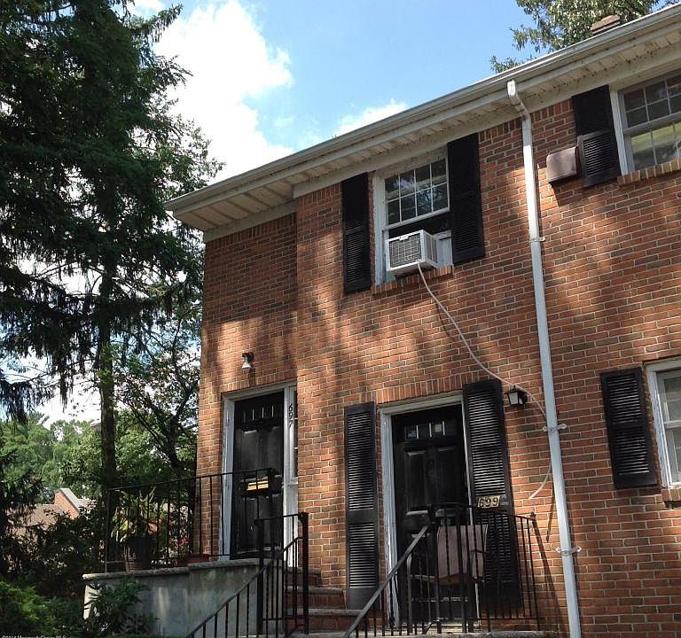1st image of 697 N Lake Dr