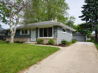 N84W15150 Knoll Ter, Menomonee Falls, WI 53051