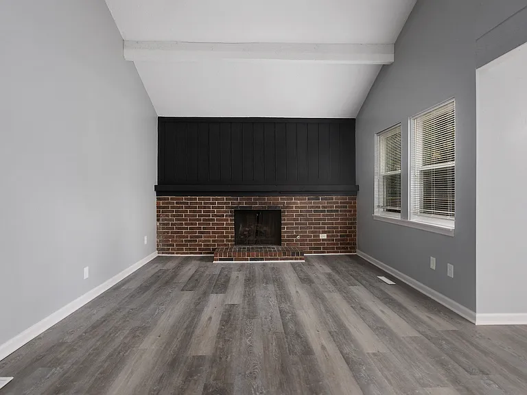 577 NW Valleybrook Rd — Photo 9