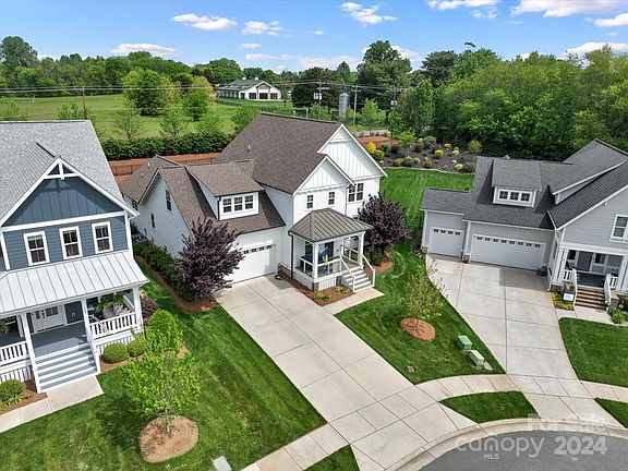 3rd image of 151 Slocumb Ln
