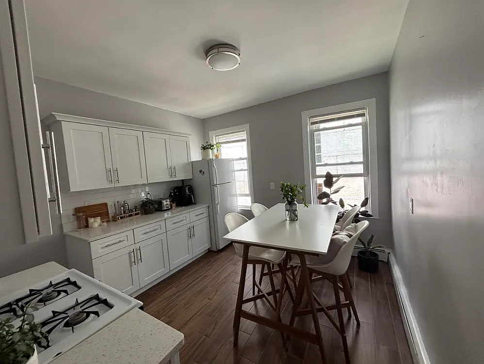 3 bed, 1100 sqft, $4,000 — Photo 4