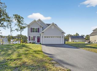 202 Ridgeline Dr, Poughkeepsie, NY 12603