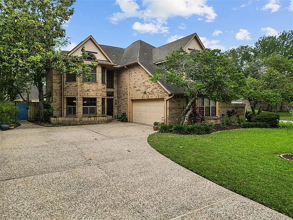2nd image of 3011 Sea Pines Pl