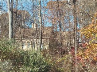 2 Carriage Dr, Andover, NJ 07821