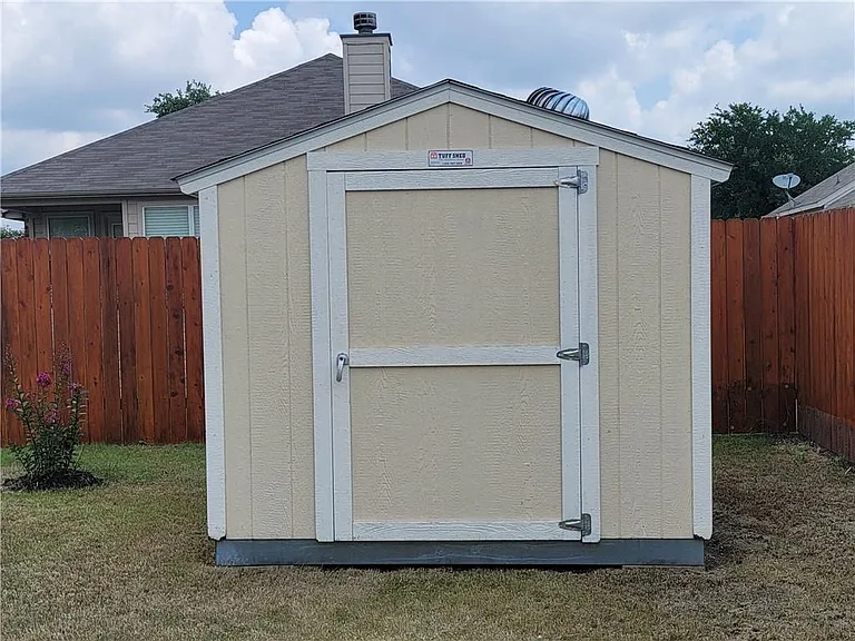 208 Hummingbird Ln — Photo 21