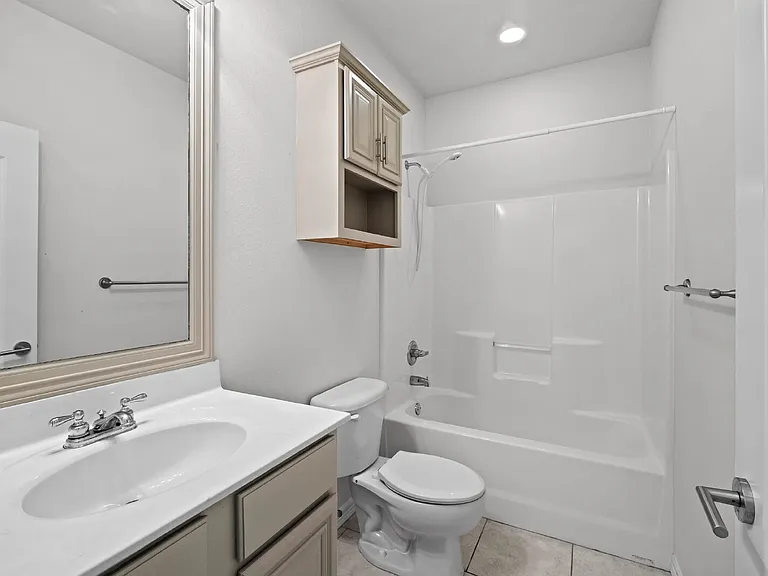 1514 NE Young Ave — Photo 21