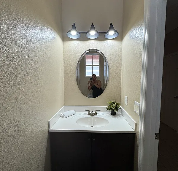 839 Assembly Ct — Photo 16