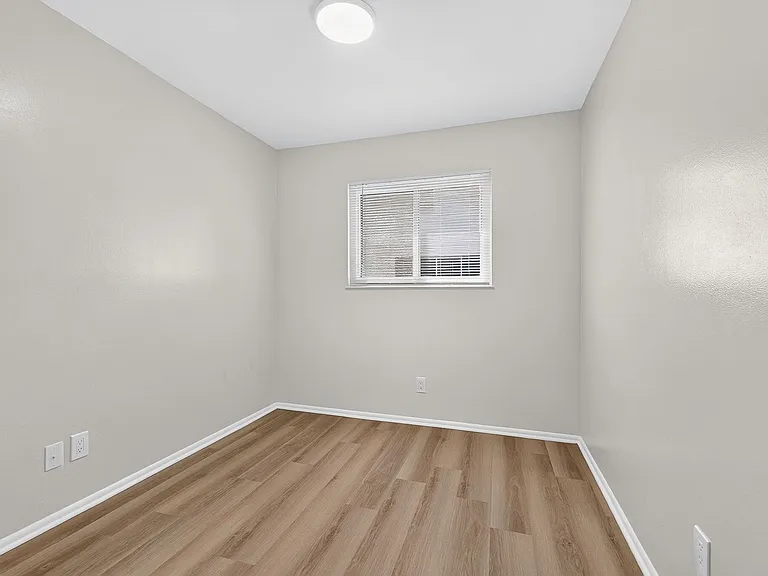 5168 Mapleridge Dr — Photo 13