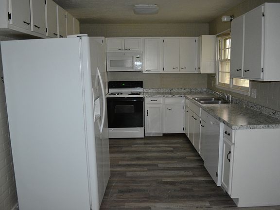 3rd image of 1903 Pottawatomie St