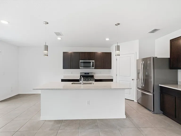 2868 Gardiner Ln — Photo 5