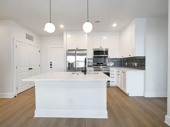 3000 Duval St, Austin, TX
