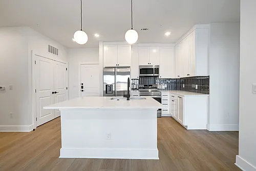 3000 Duval St #204 Photo 1