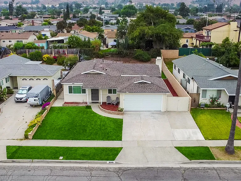18448 La Guardia St?rowland Hts — Photo 19