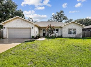 815 Hilltop Rd, Mary Esther, FL 32569