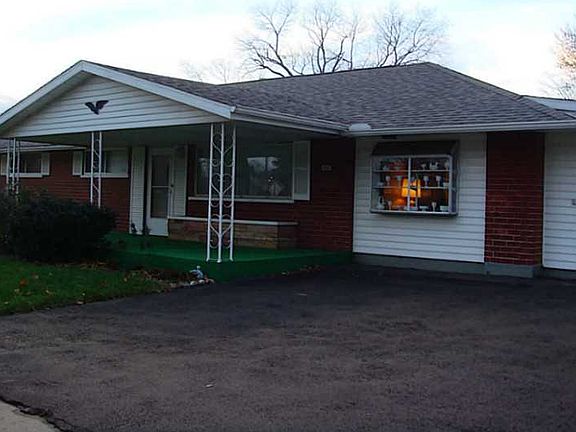 3rd image of 4567 Harbison St