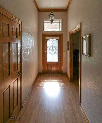 4th image of 4302 Shady Oak Ln