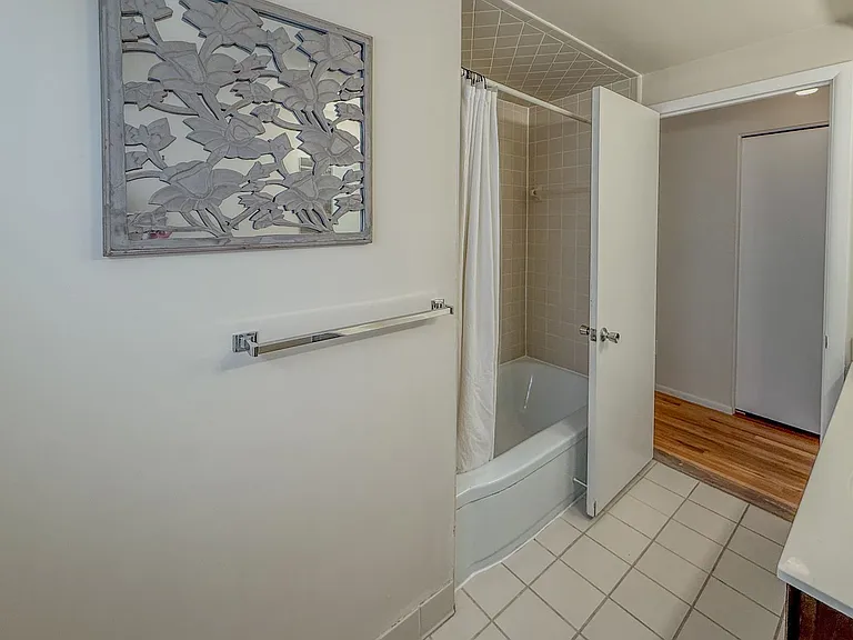 2710 Pendleton Dr — Photo 25