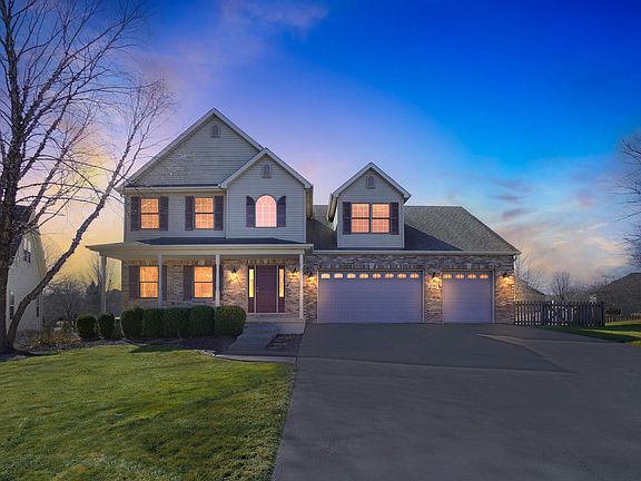 2nd image of 1302 Deerpath Dr