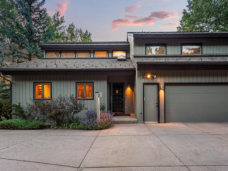28 Larkspur Ln — Photo 36