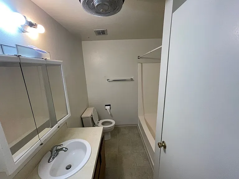 355 E 5th Ave — Photo 17
