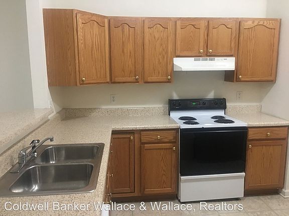 5th image of 10428 Victoria Dr APT C
