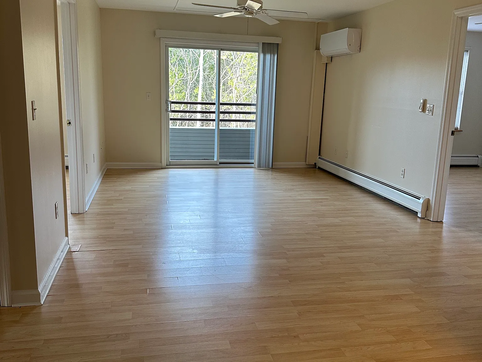 3 bed, 1100 sqft, $2,300 — Photo 2