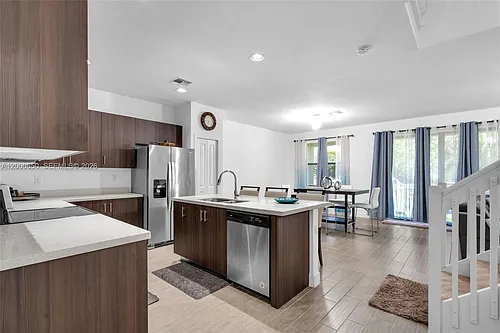 5113 NW 52nd St Photo 1