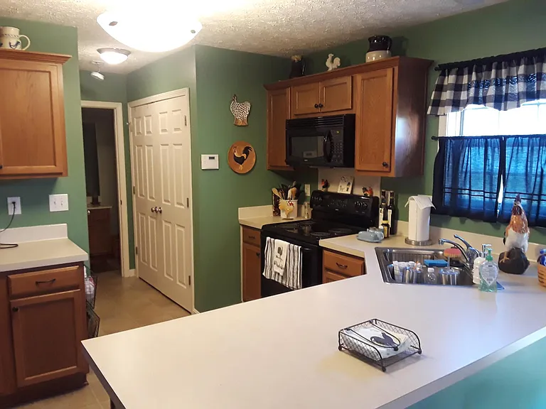 10702 Northington Ln — Photo 4