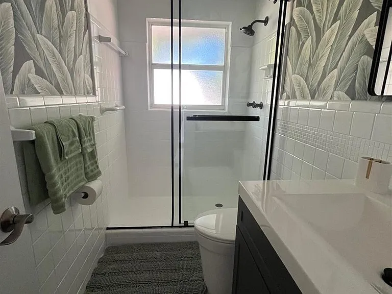 556 SE 15th Ave — Photo 36