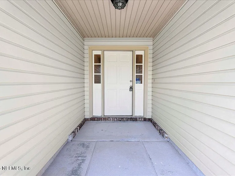 4470 Carriage Crossing Dr — Photo 2